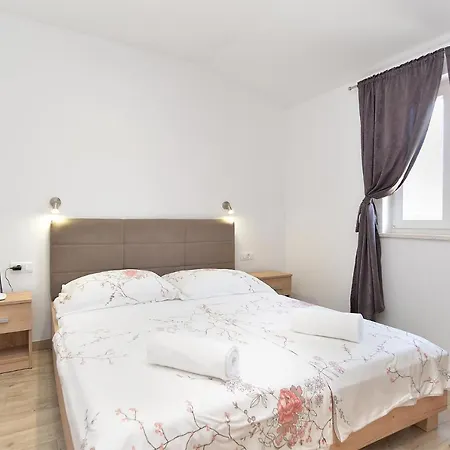 펜션 House With A Parking Space Galizana, Fazana - 20795 Galižana