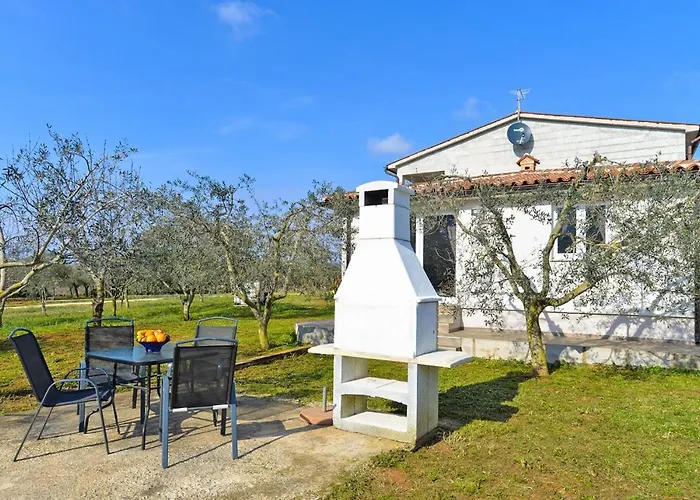 펜션 House With A Parking Space Galizana, Fazana - 20795