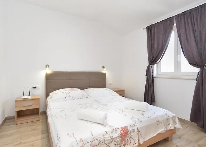 펜션 House With A Parking Space Galizana, Fazana - 20795 Galižana