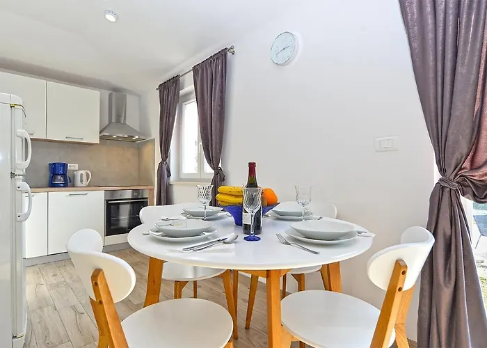 펜션 House With A Parking Space Galizana, Fazana - 20795