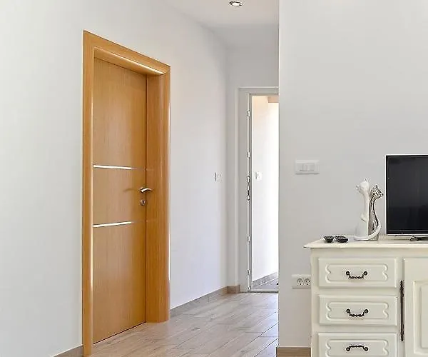 House With A Parking Space Galizana, Fazana - 20795 펜션 Galižana