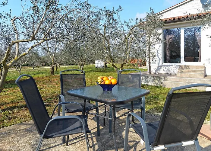 펜션 House With A Parking Space Galizana, Fazana - 20795 Galižana